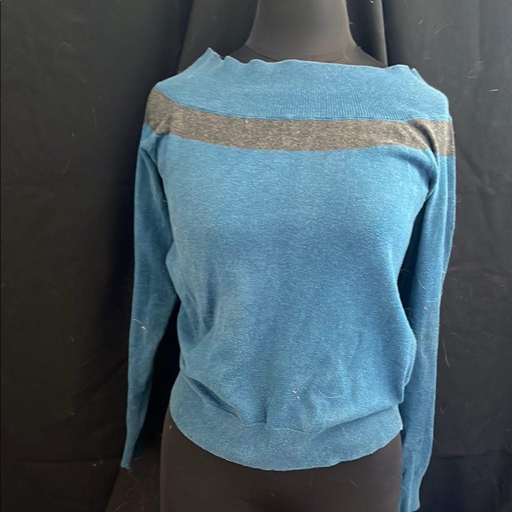 Lole Off-the-Shoulder Blue and Gray Sweater